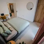 Living * غوليم