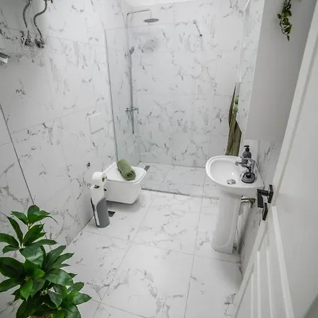 Living Appartamento Golem (Tirana)