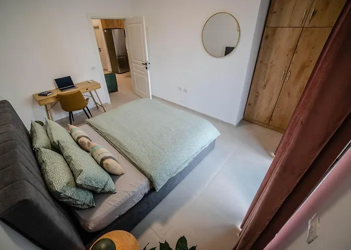 Living * Golem (Tirana)